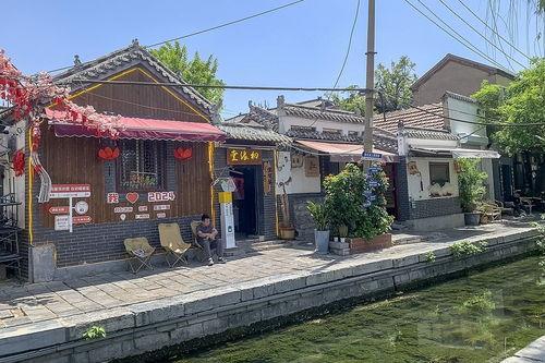 济南曲水亭街摩托吃瓜